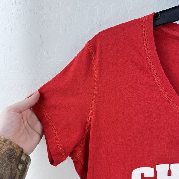 Sideline Apparel Chicago Blackhawks T-Shirt Womens L Official License Red NHL - Picture 3 of 7